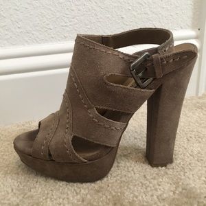 Steve Madden light gray heels